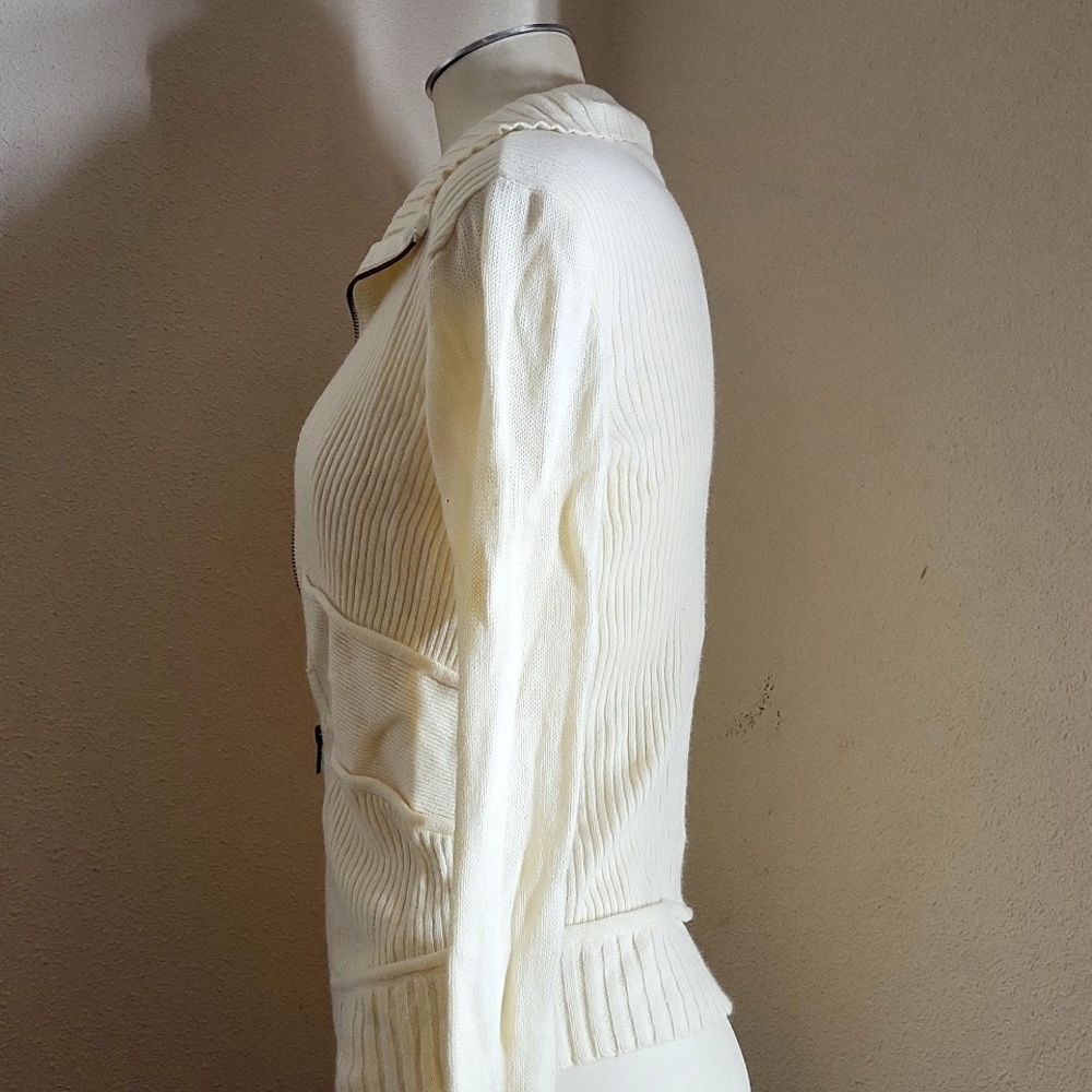 White sweater 🥼 - Picture 2 of 8